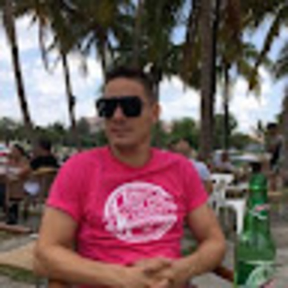 Meet your Posher, Luis - Picture 1 of 1